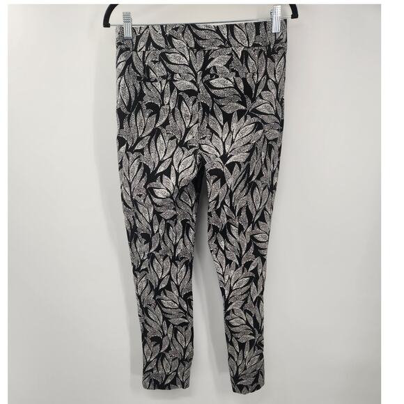 Chico's Black and White Leaf Print Pants Womens Size 4 (Chico's Size 0) - Picture 2 of 4